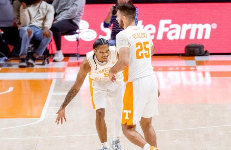 Tennessee Basketball Down Two Guards For Final Preseason Exhibition