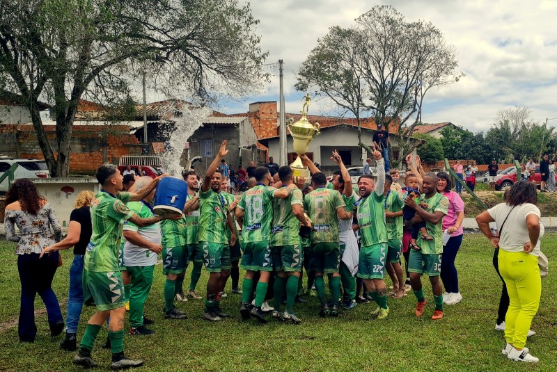 Ajax é campeão do municipal de futebol em Siderópolis