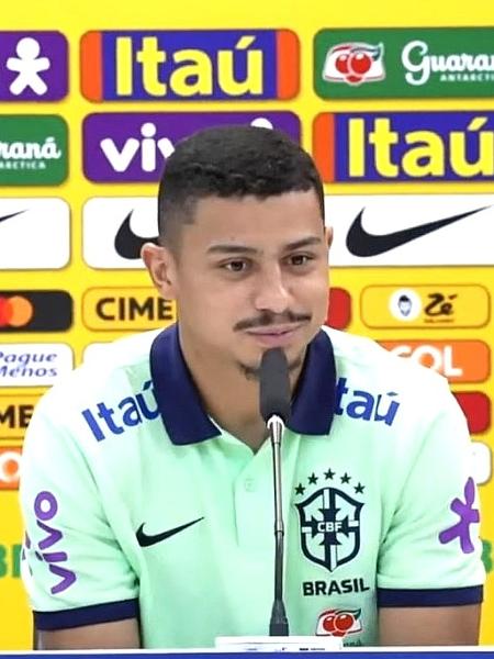 Volante do Flu vê Diniz diferente na seleção e projeta ‘muitos shows’