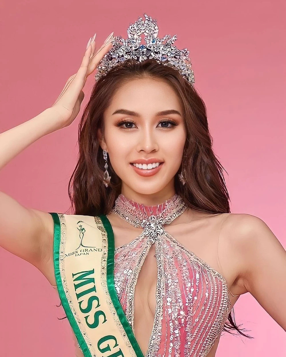 Hoa hậu Nhật thi Miss Grand gây sốc vì đang kinh doanh đồ chơi người lớn