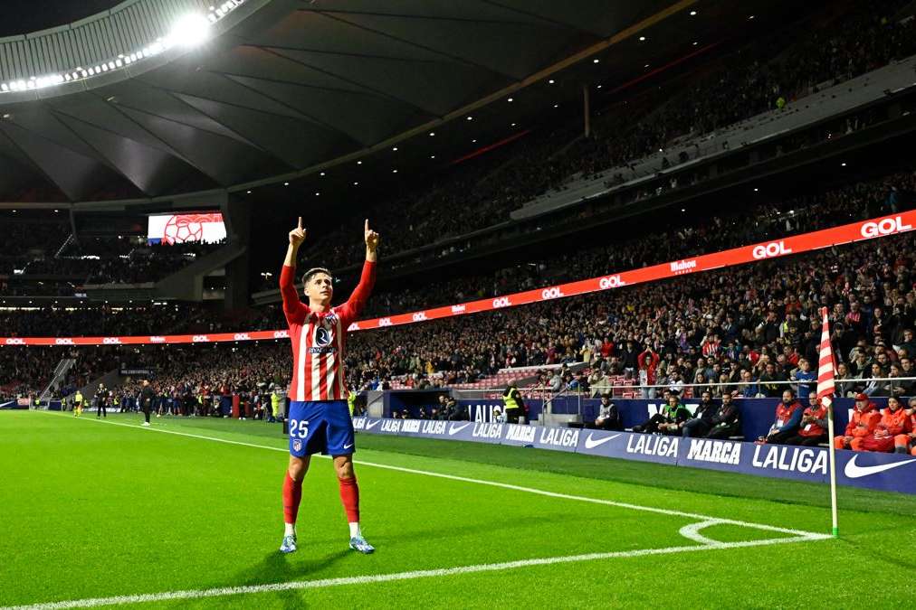 Atlético de Madrid vence Alavés e assume 3ª colocação no Campeonato Espanhol