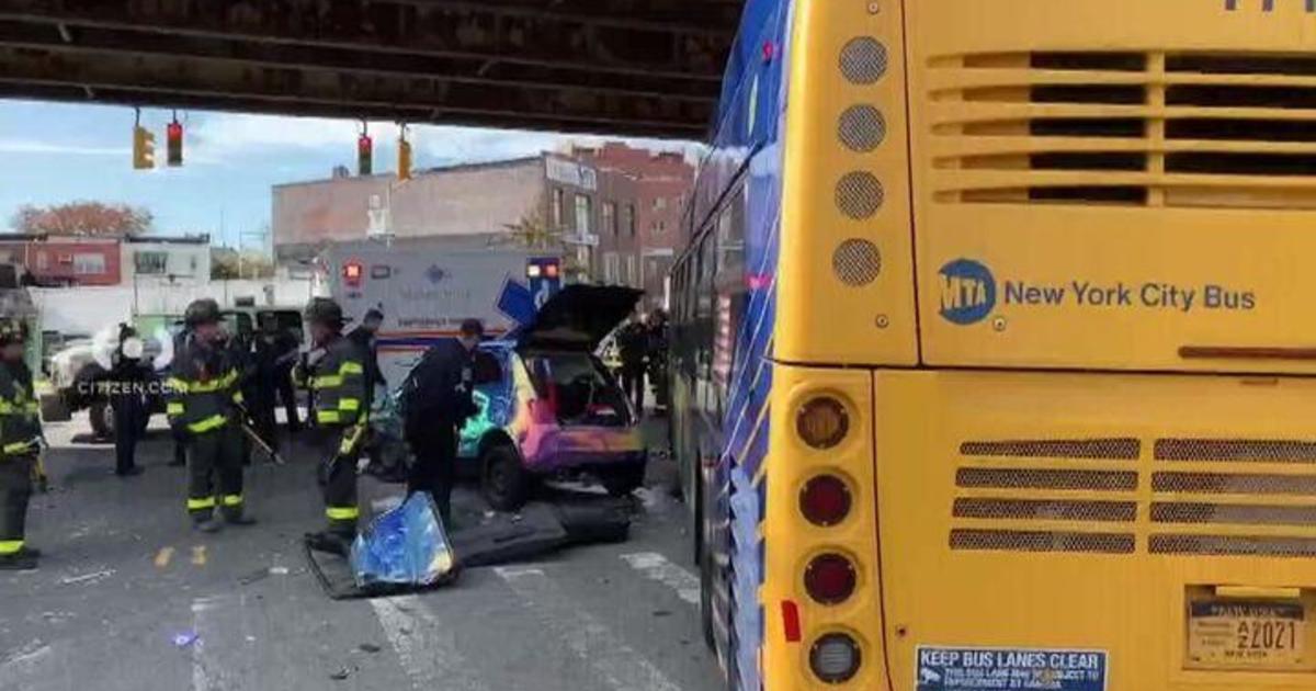 7 injured after car strikes 2 MTA buses in Brooklyn