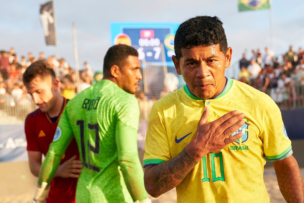 Brasil festeja 15º título do Mundialito de futebol de areia, na Espanha