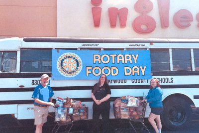 Rotary clubs collect food for children in need