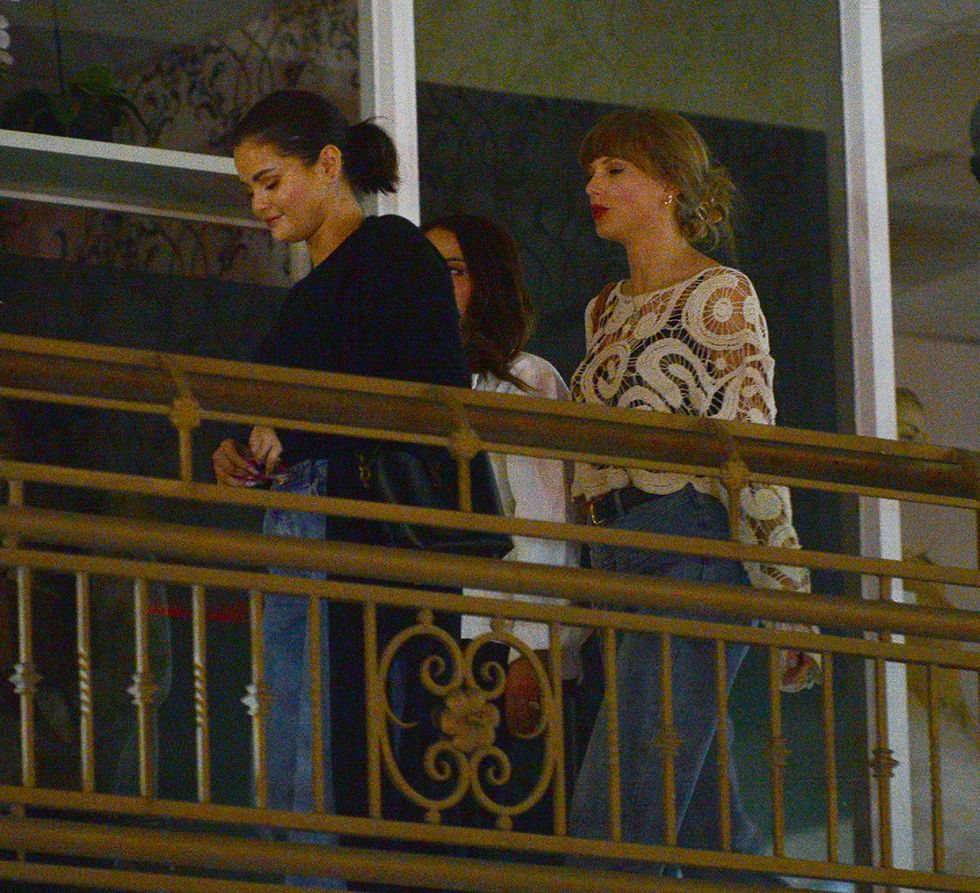 Taylor Swift, Selena Gomez, and Zoë Kravitz Enjoy Girls’ Night in L.A.