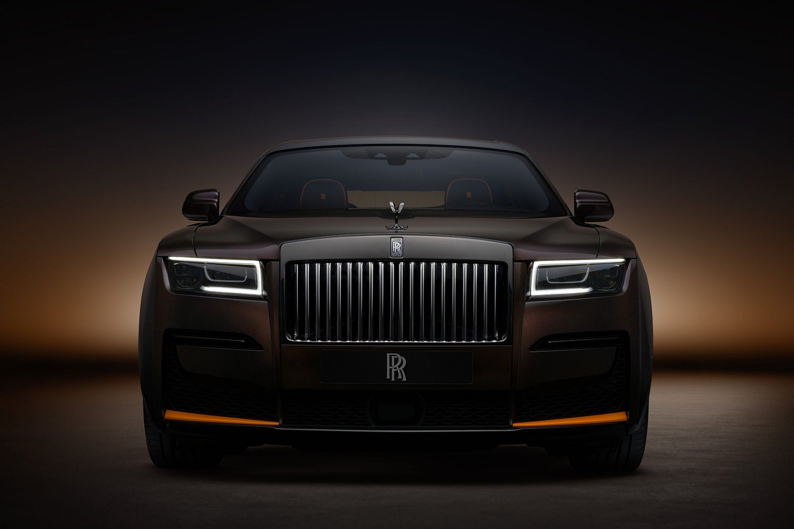 Xe siêu sang Rolls-Royce Black Badge Ghost lấy cảm hứng từ hiện tượng nhật thực