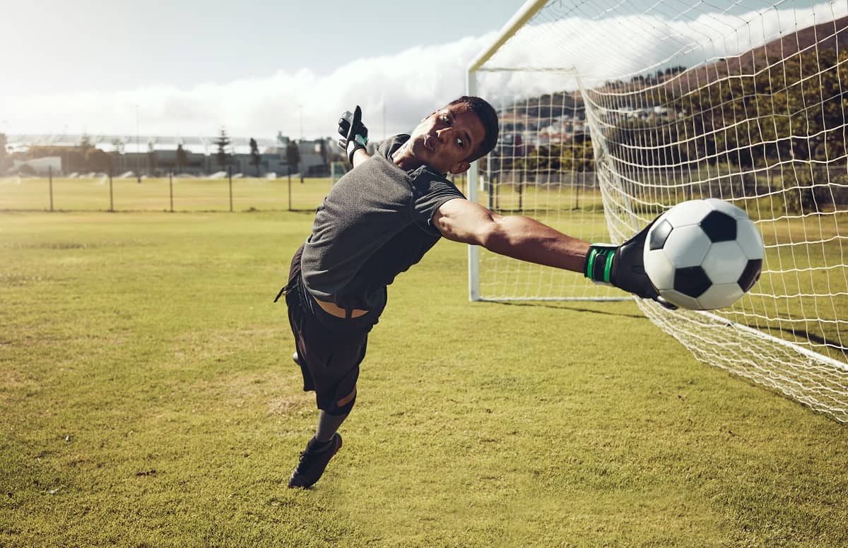 Estudo revela diferenças perceptuais em goleiros de futebol