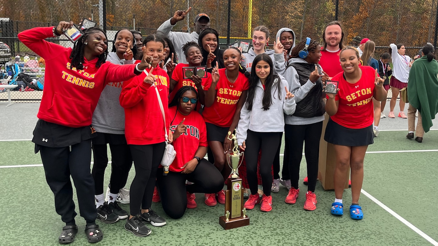 Elizabeth Seton breaks through at last to take the WCAC tennis title