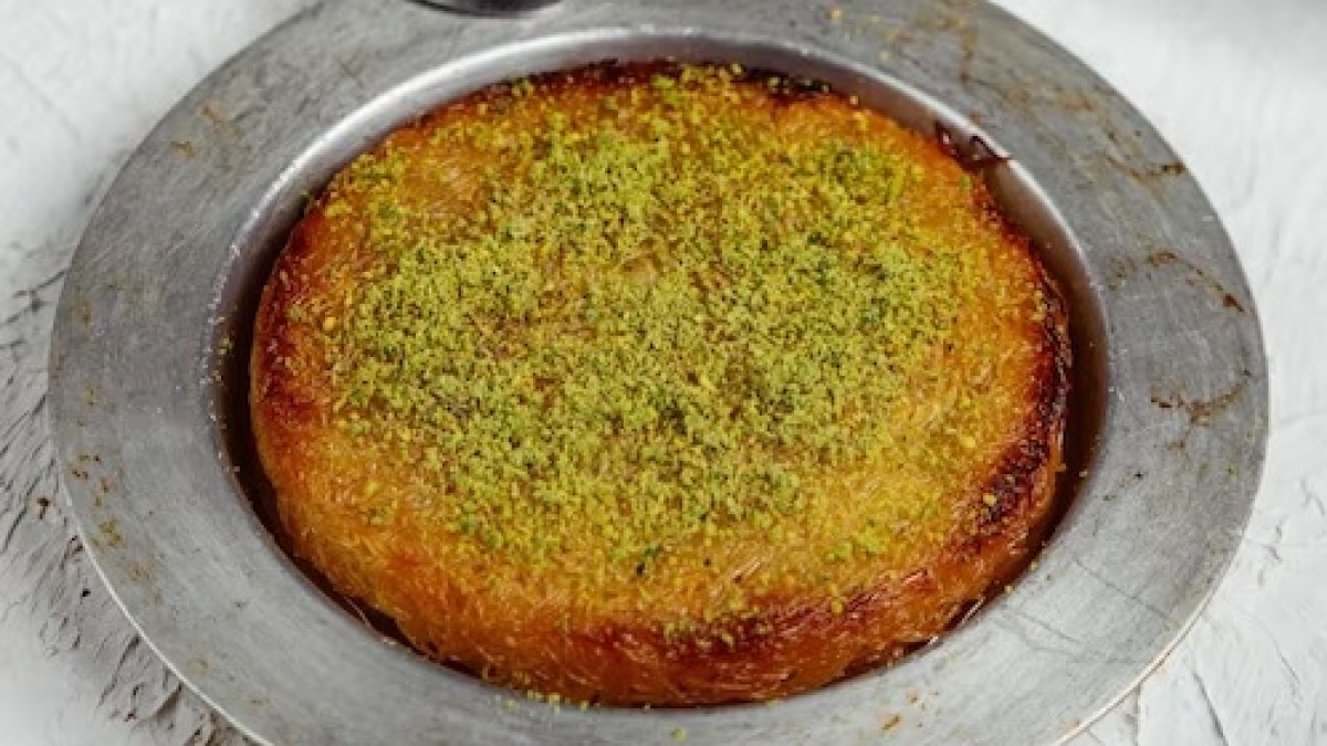 Kunafa Recipe: भारत में शौक से खाई जाती है सेवई से बनी ये अरेबिक डिश, आसानी है रेसिपी