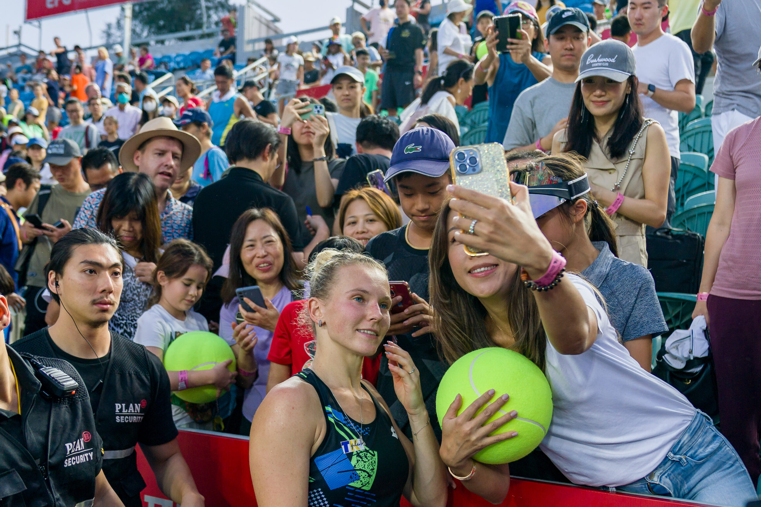 Katerina Siniakova saves three match points to win longest WTA final of 2023