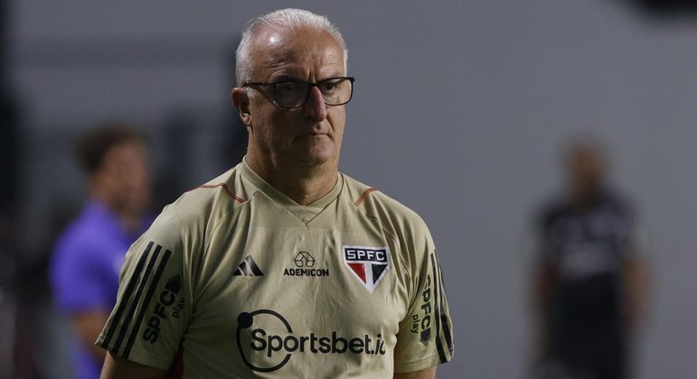 Dorival aponta responsável por atuação vergonhosa do São Paulo