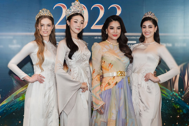 Miss Earth 2023: Thi trang phục dân tộc ở phố đi bộ Nguyễn Huệ