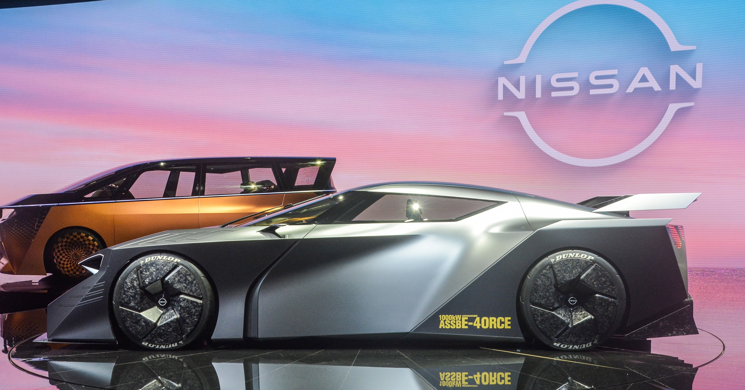 Mãn nhãn với mẫu xe của tương lai siêu nhẹ và hiện đại Nissan Hyper Force