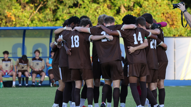 Lehigh Welcomes Holy Cross on Senior Night