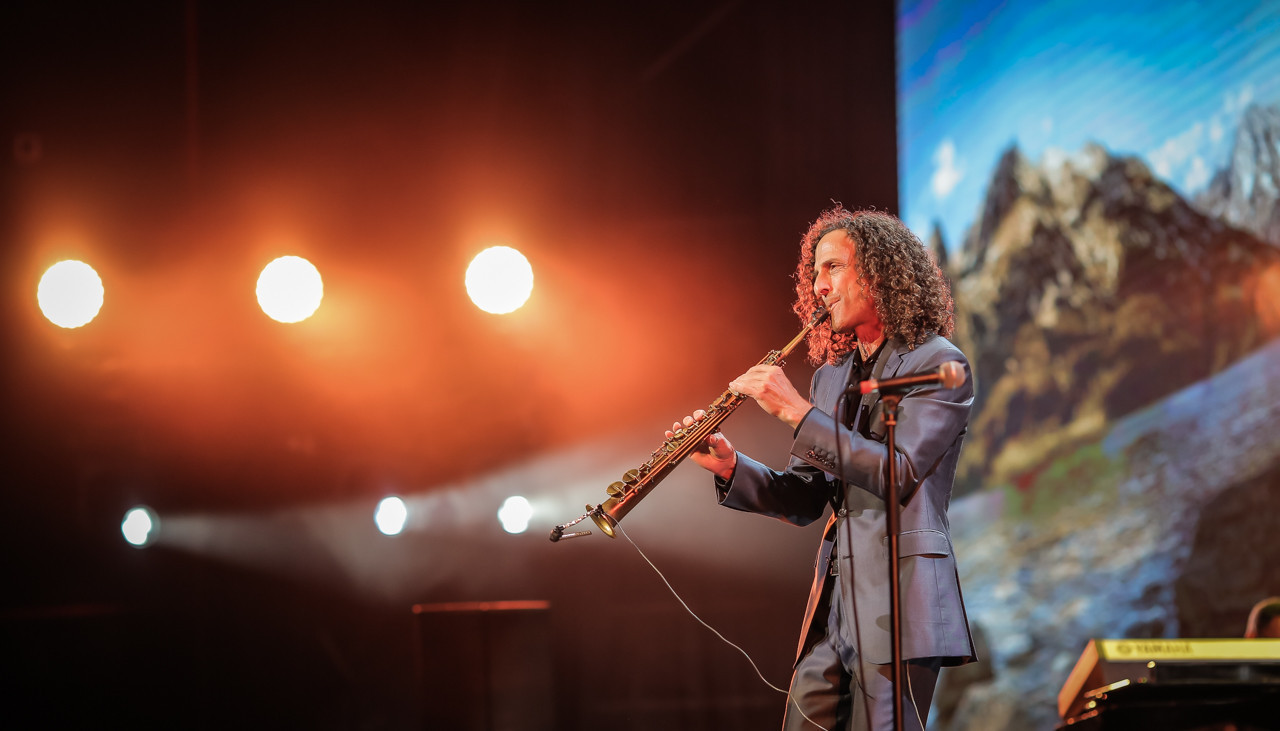 Lý do Kenny G quyết định tặng một cây kèn saxophone khi sang Việt Nam diễn