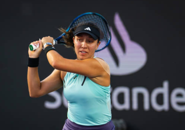 Pegula Sprints Past Rybakina for First WTA Finals Win