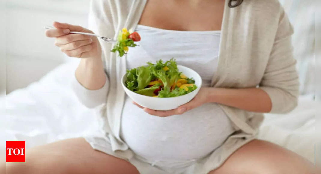 Mindful eating for improved pregnancy nutrition