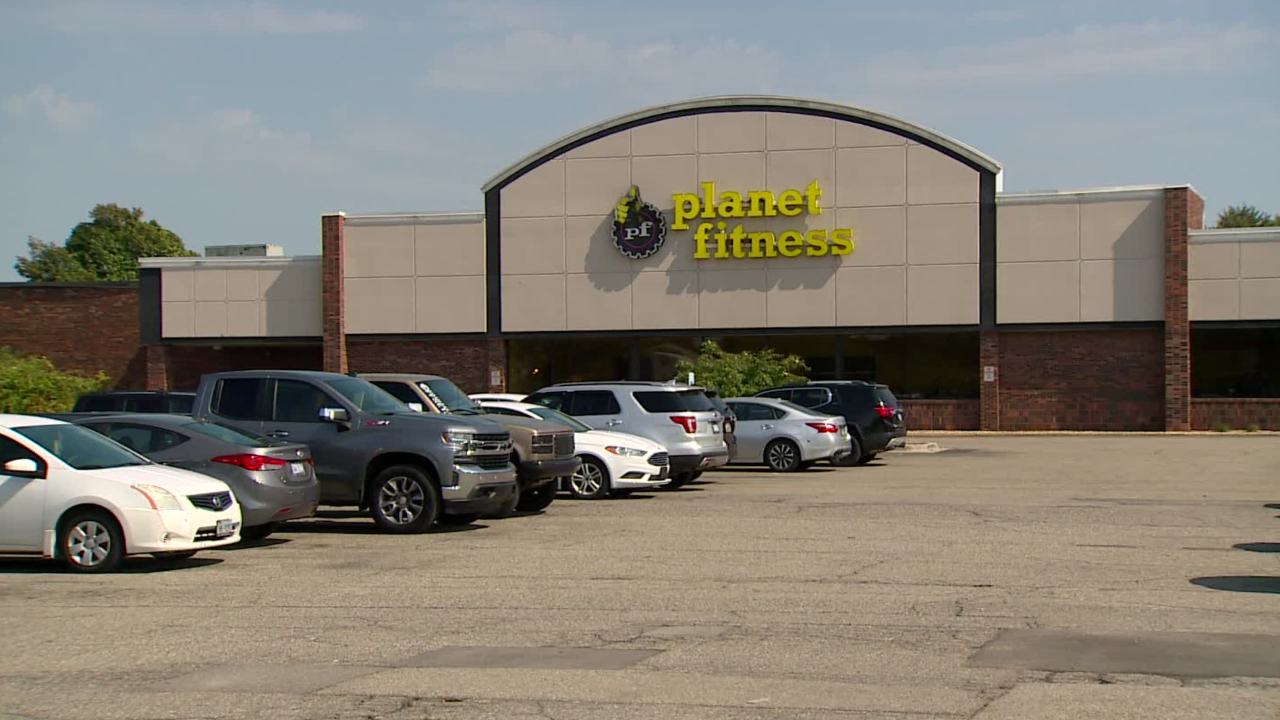 Gym-hopping suspects targeted Planet Fitness locker rooms, say police