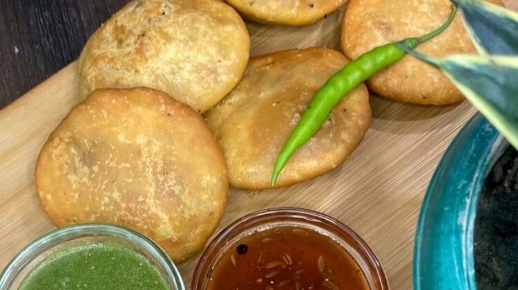 Pyaaz Ki Kachori: घर पर ऐसे तैयार करें जयपुर की मशहूर प्याज की कचौड़ी, खाकर हर कोई करेगा तारीफ