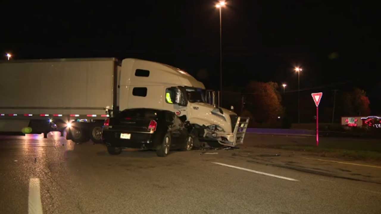 Semi and car collide in Trumbull County