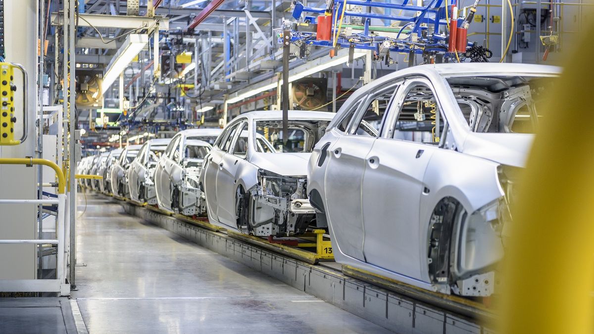 Car Prices Hold Steady So Far As UAW Strike Continues