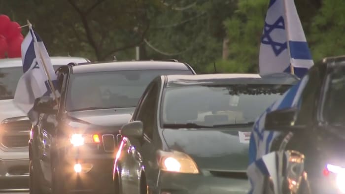 Anti-Hamas car rally parades hundreds of vehicles through Houston