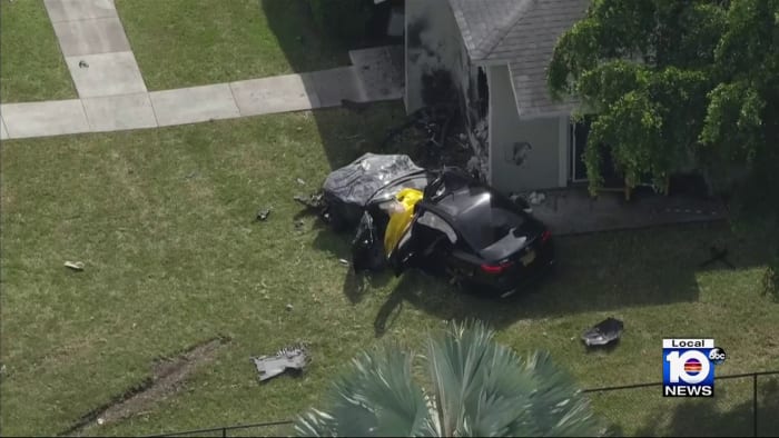 Teen dies after crashing car into home following police chase in Florida City, authorities say