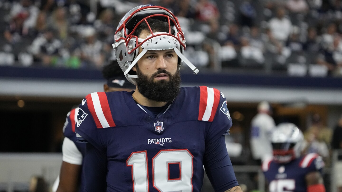 Patriots waive Will Grier