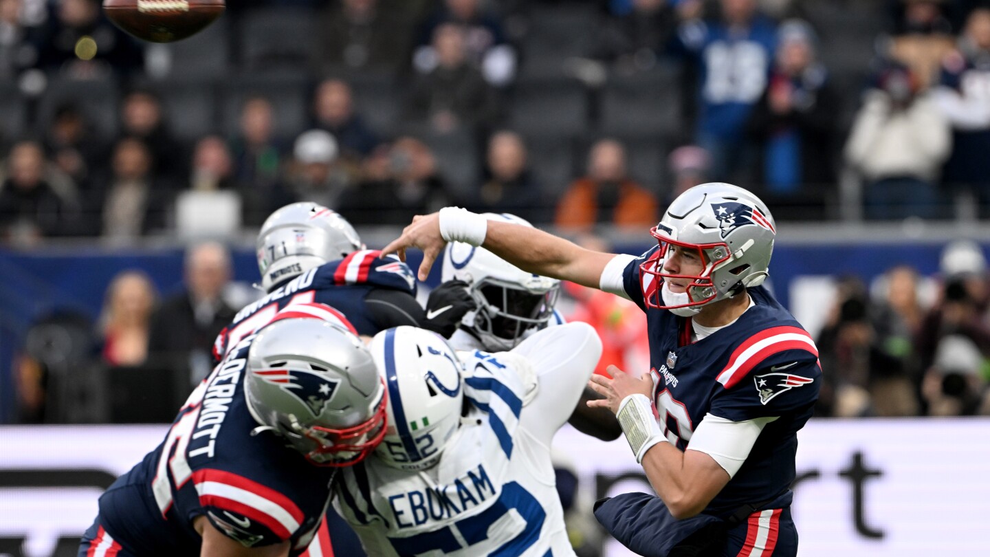 Patriots score first, lead Colts in Germany