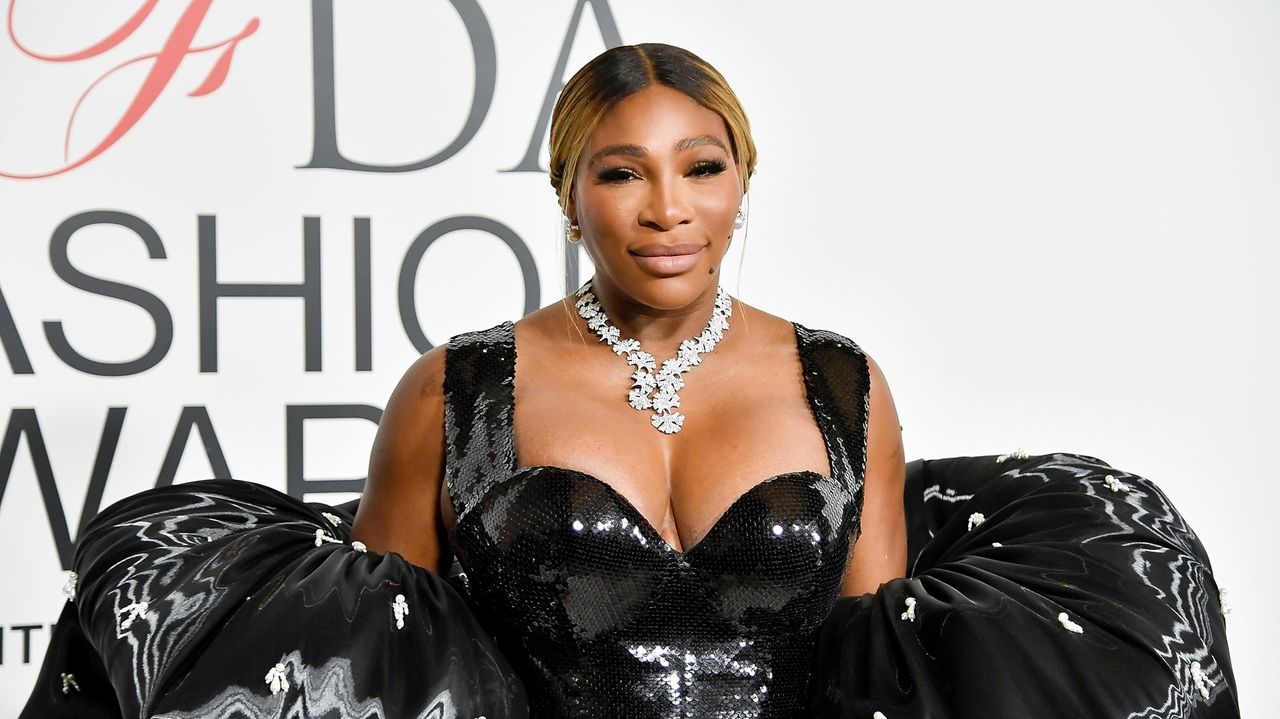 Tennis legend Serena Williams honored as ‘fashion icon’ at fashion industry’s big awards night