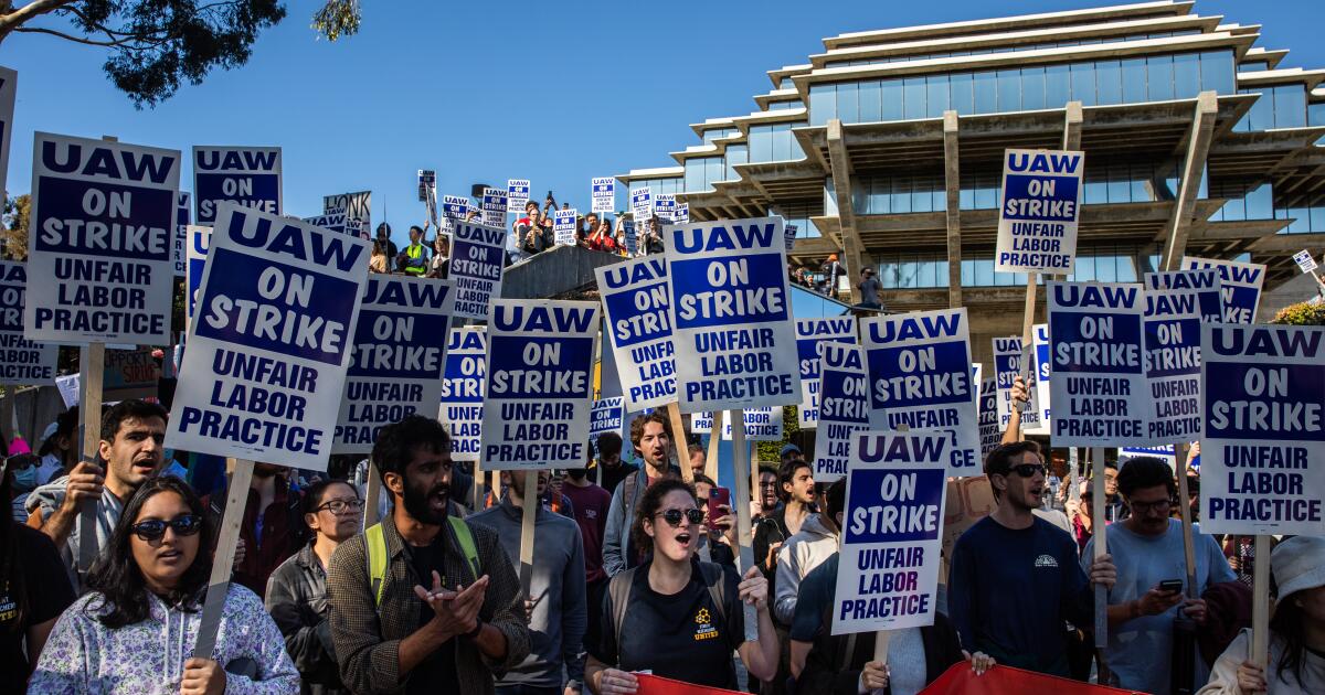 UCSD graduate students won’t be seriously disciplined for disrupting campus awards event