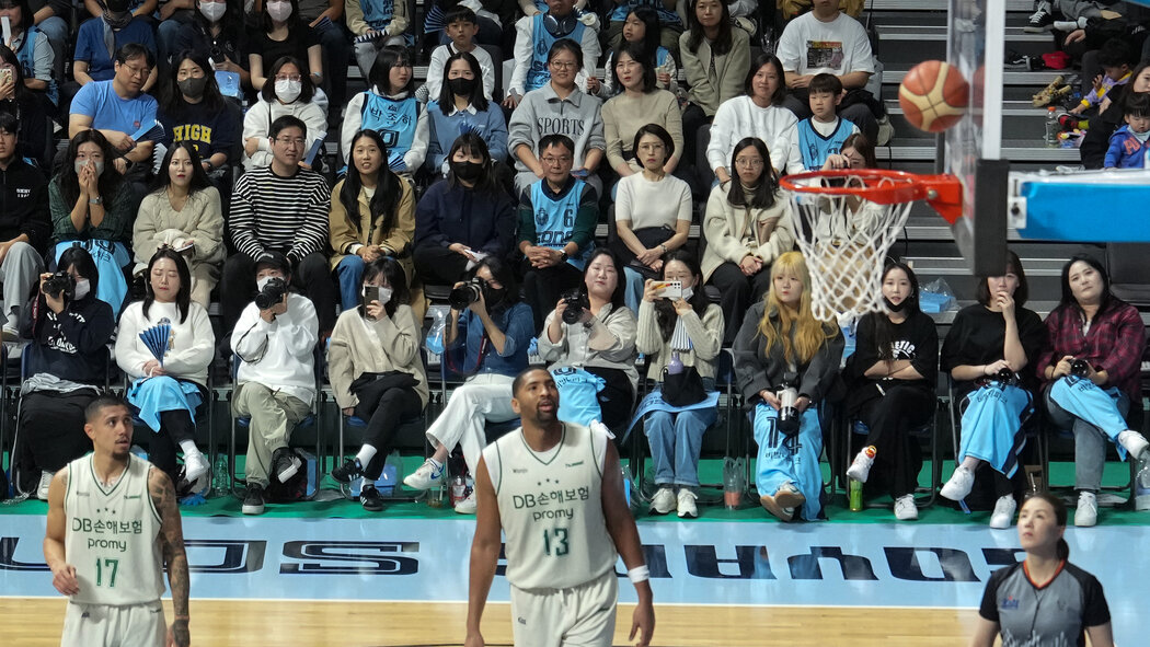 Nothing but Backboard: Why Some Korean Basketball Players Love the Bank Shot