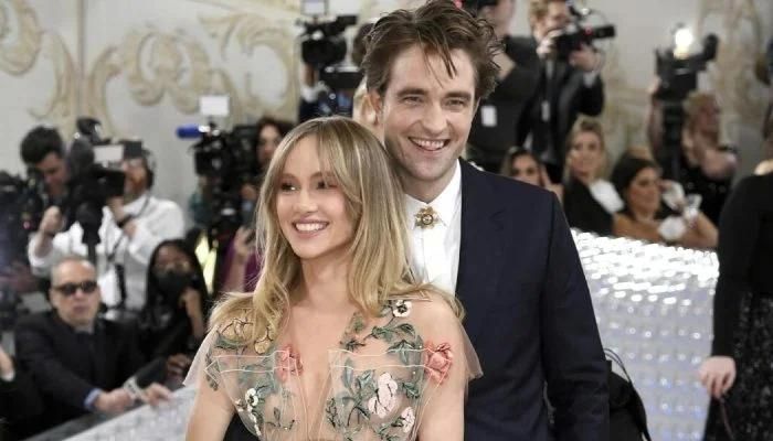 Suki Waterhouse Leaves After Announcing Pregnancy with Robert Pattinson