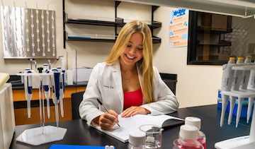 Editing Cancer Care: Professor Antonio Gomez and Sophomore Madison Johnson Pursue an Innovative Medical Breakthrough