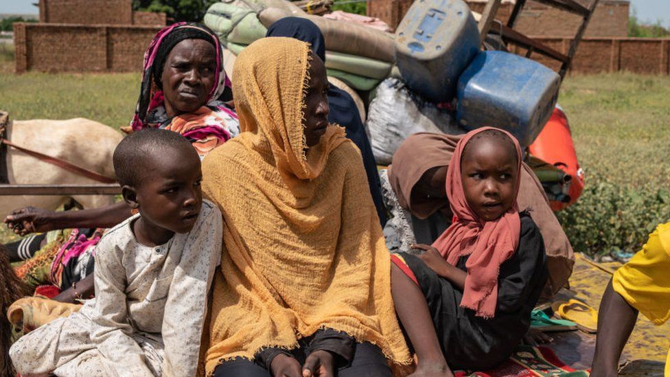 Sudan conflict: Thousands flee fresh ethnic killings in Darfur