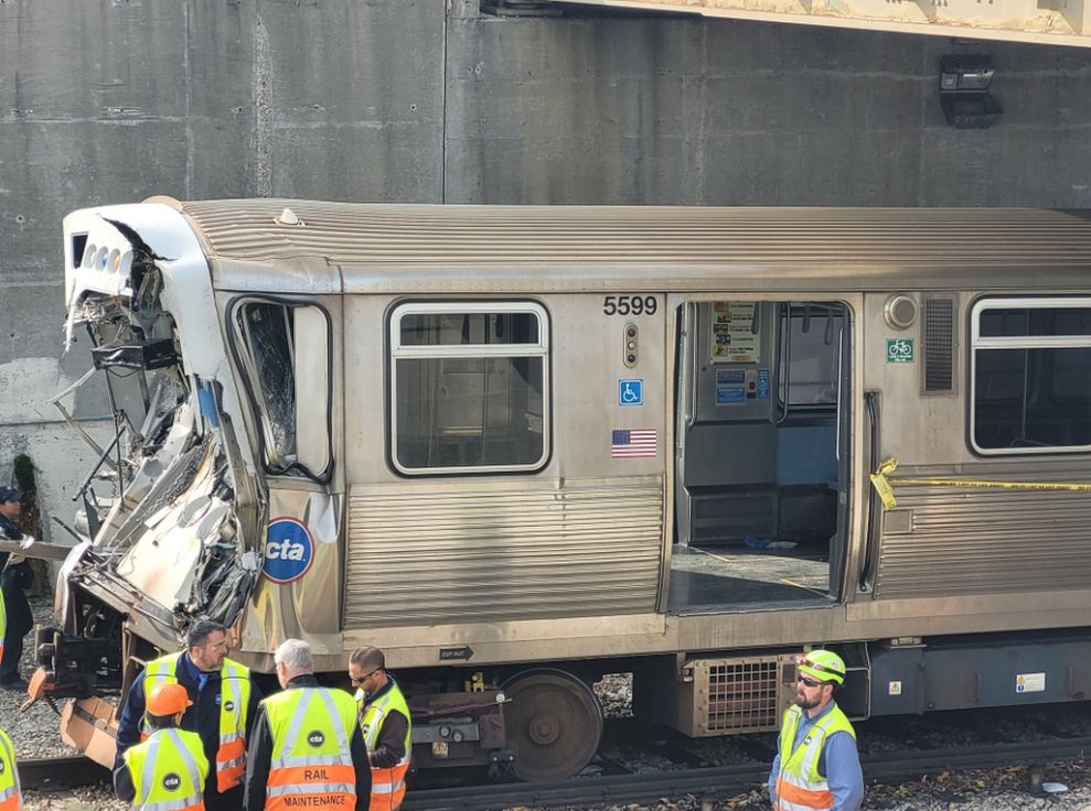 Dozens injured in Chicago train crash