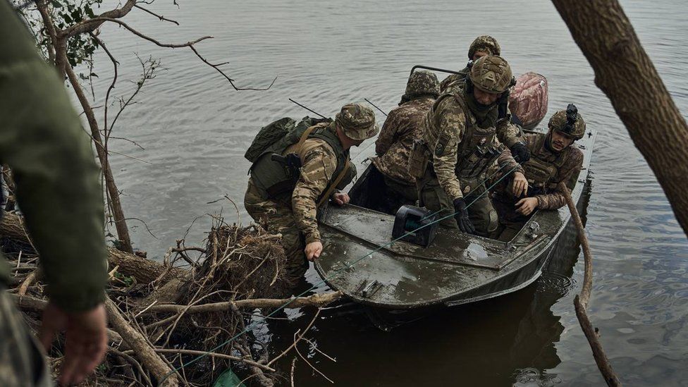 Ukraine war: Marines gain riverbank foothold but front lines barely move