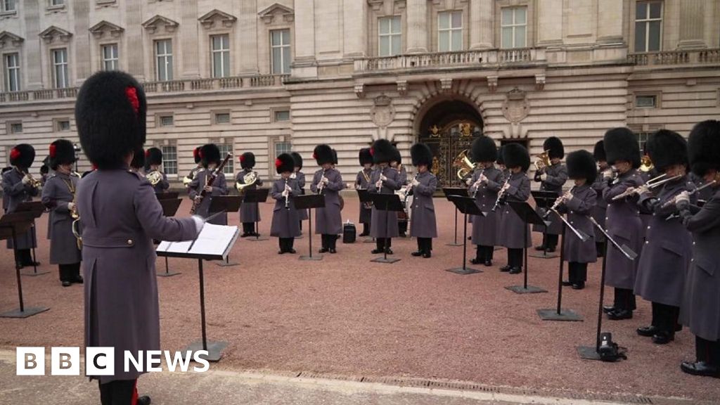 Changing of the Guard, Gangnam Style