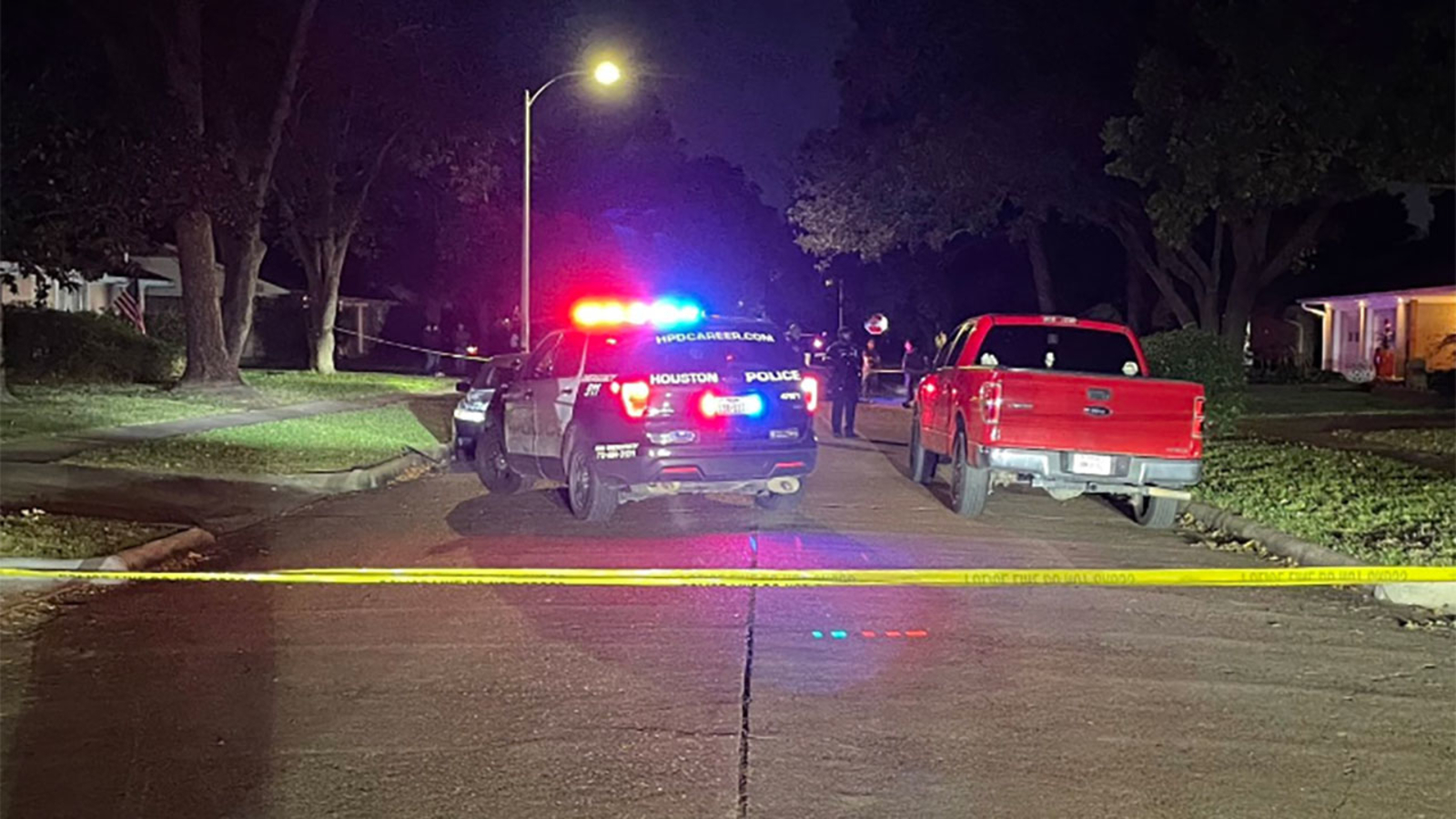 19-year-old charged with murder after girlfriend found dead in trunk of car in Houston, TX