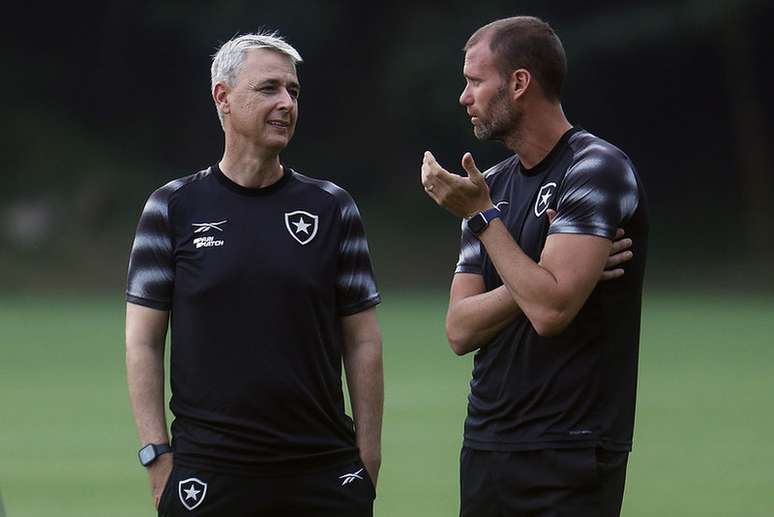 Ídolo do clube, Joel Carli vira coordenador de futebol no Botafogo