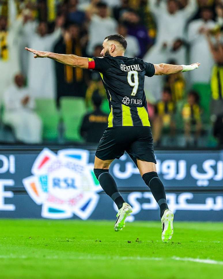 Benzema dá show em goleada do Al-Ittihad; os resultados dessa sexta (10) pelo futebol internacional