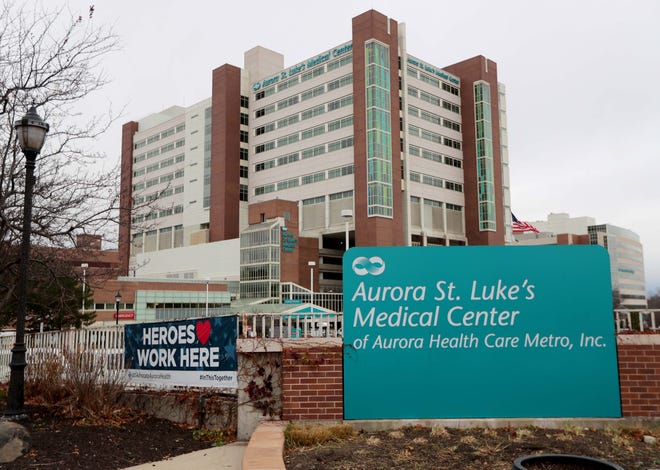 Who are the highest paid hospital employees at the major health care systems in Milwaukee?