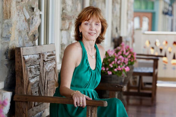 The Critics Scoffed. Nora Roberts Just Kept Writing.