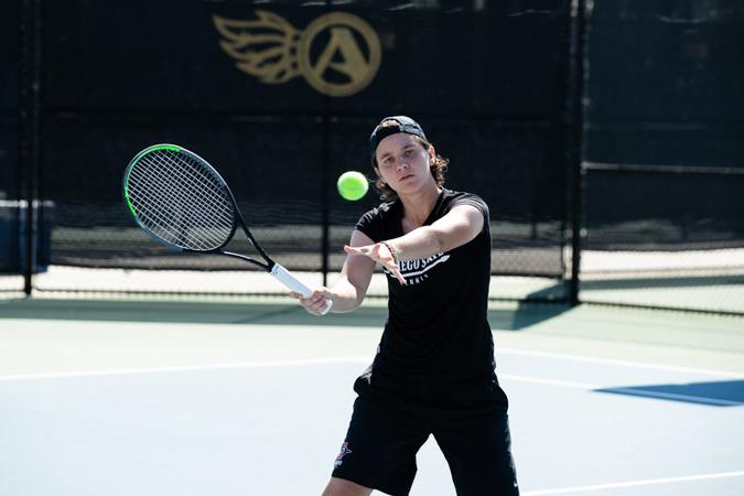 Aztecs Sweep Doubles in Fall Classic II