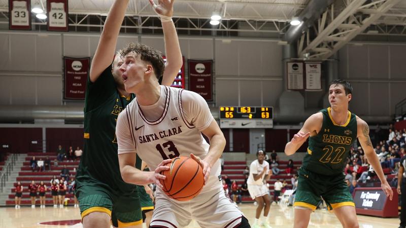 Thriller Win in Leavey Center for Men’s Basketball