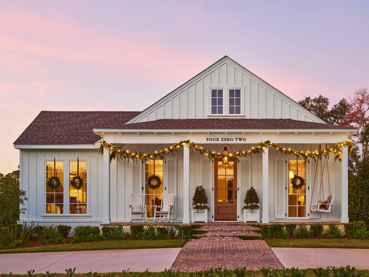 This Charming Florida Cottage Was Made For Holiday Hosting