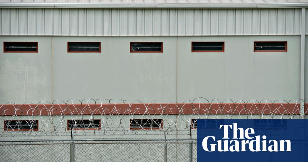 ‘Books keep our minds free’: US prisons ban reading materials at alarming pace