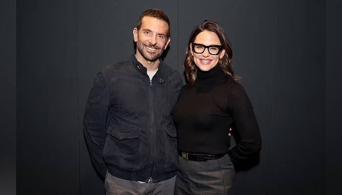 Jennifer Garner Beams at Her Alias Reunion with Bradley Cooper