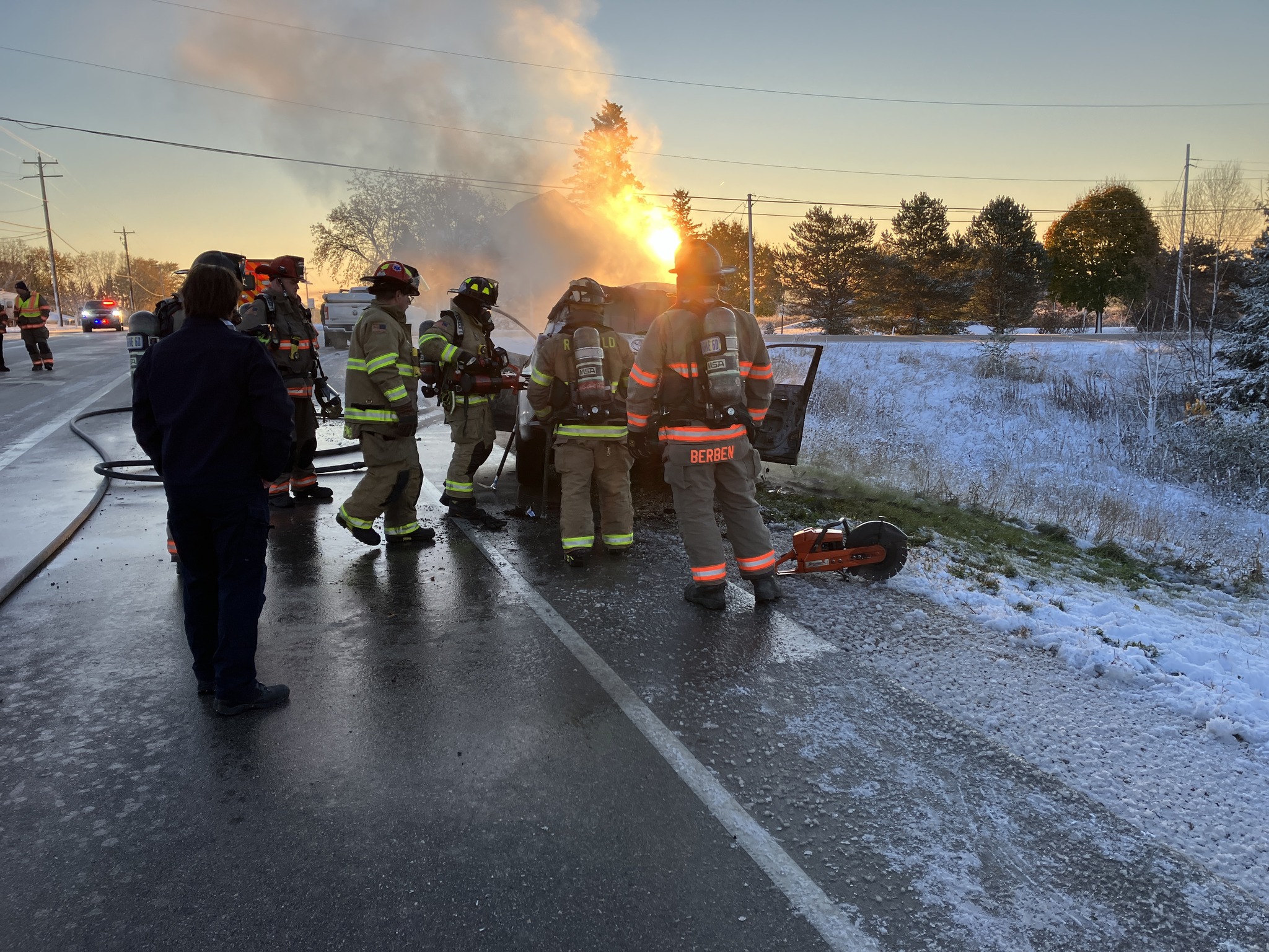 Mother, children rescued from burning car after crash near Village of Richfield