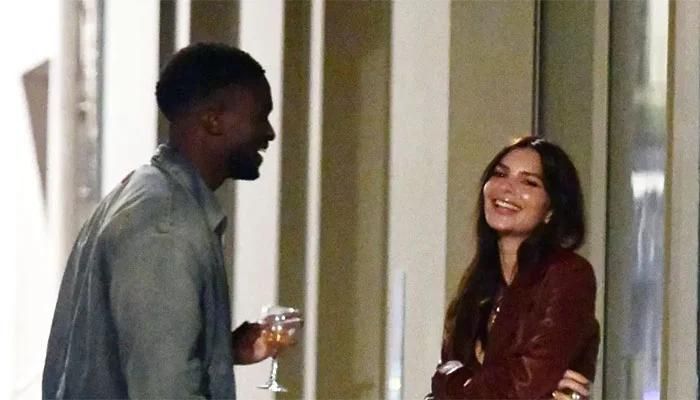 Emily Ratajkowski Was Photographed in a Suede Coat Budding Romance with Stephane Bak